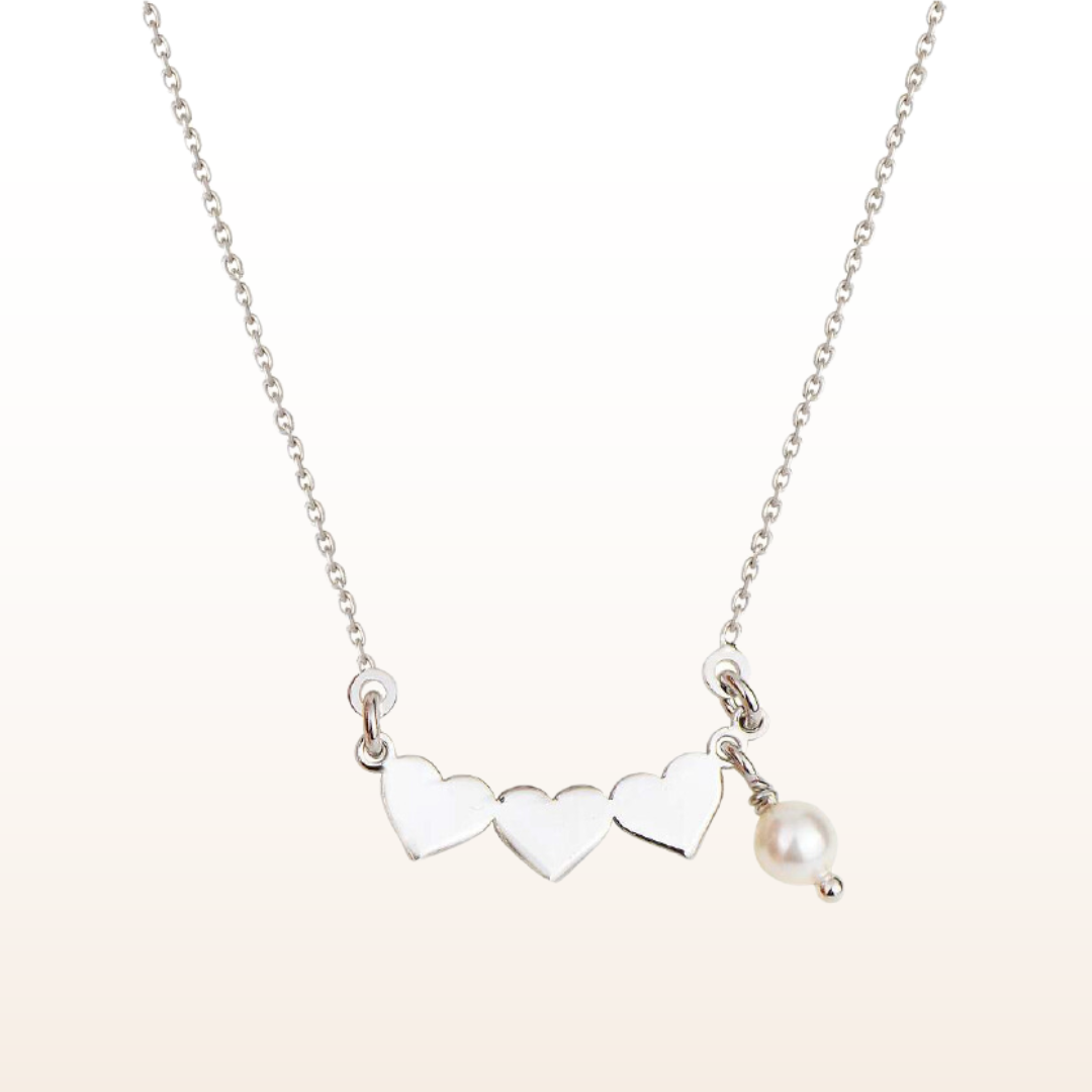 Heartfelt Brilliance 🪬 Heart Pearl Silver Necklace